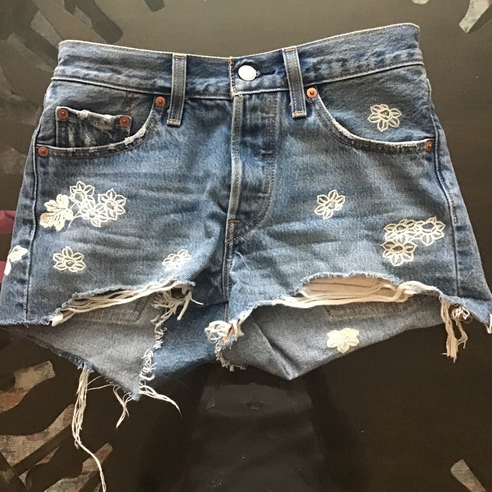 Levi Flower Shorts